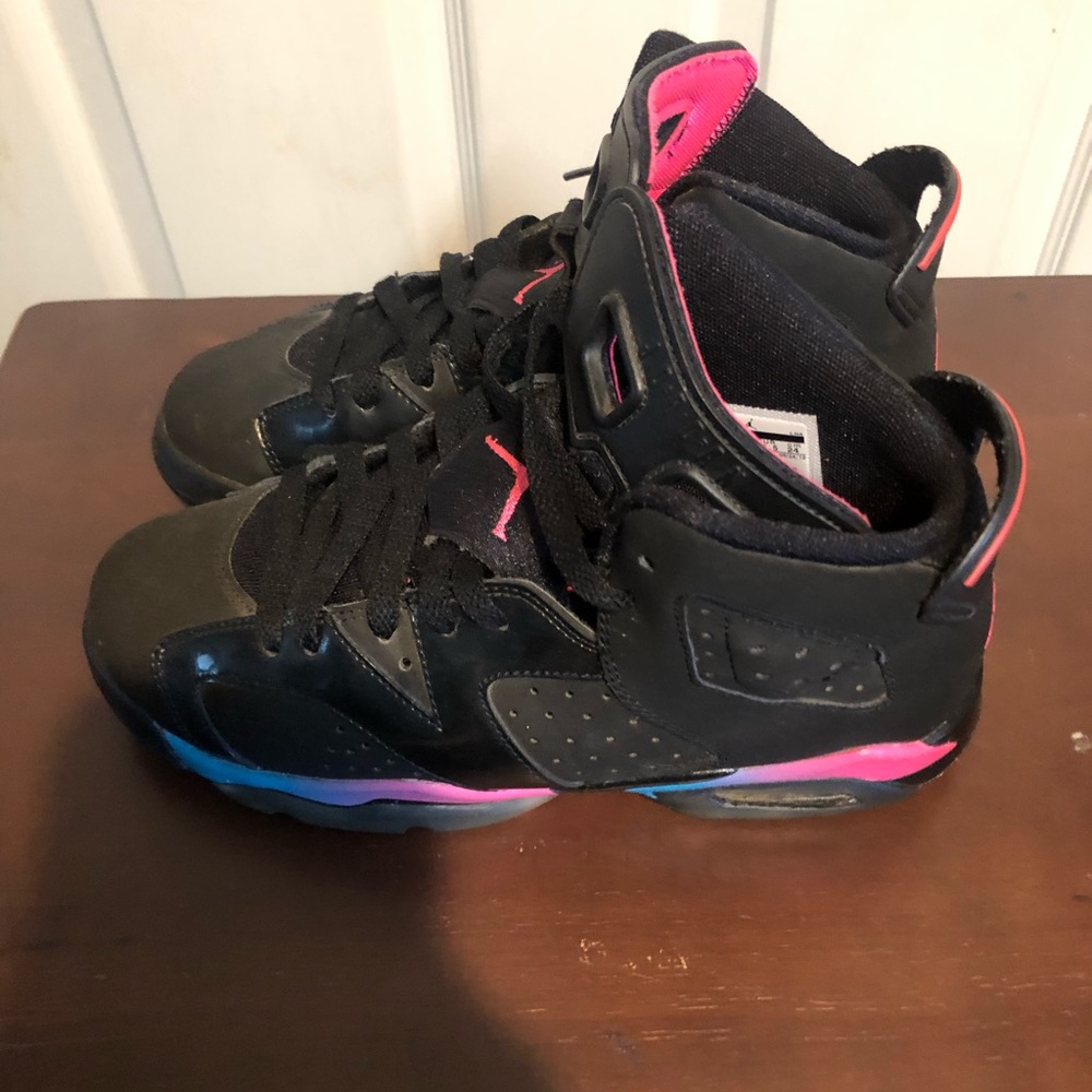 Jordan 6 - Picture 3 of 4